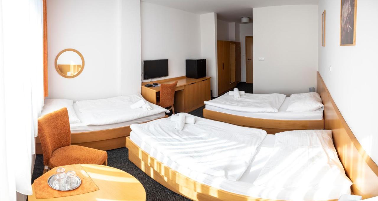 Hotel Puls Ostrava Ngoại thất bức ảnh