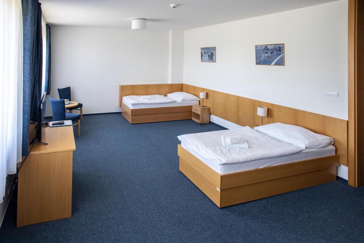 Hotel Puls Ostrava Ngoại thất bức ảnh